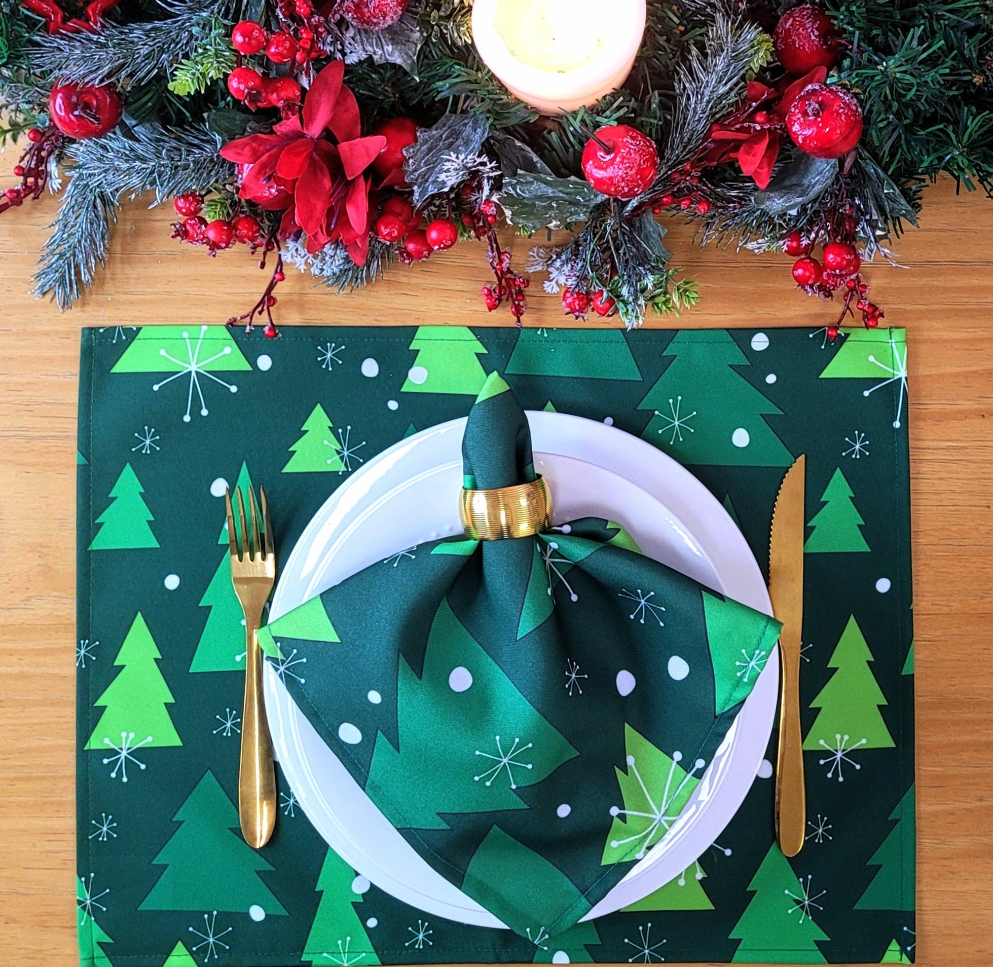 Set of 4 Placemats Christmas Tree Cloth Waterproof 17" by 13"  - Green-1