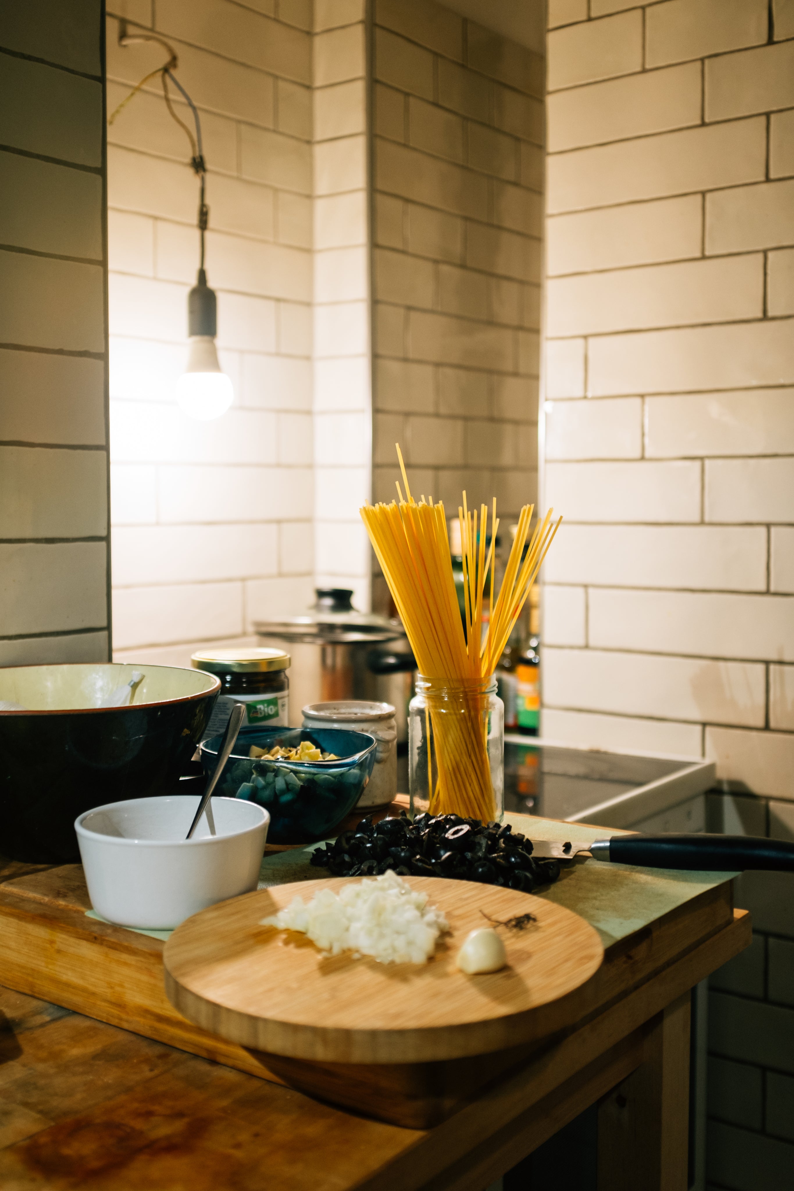 Kitchen & Dining